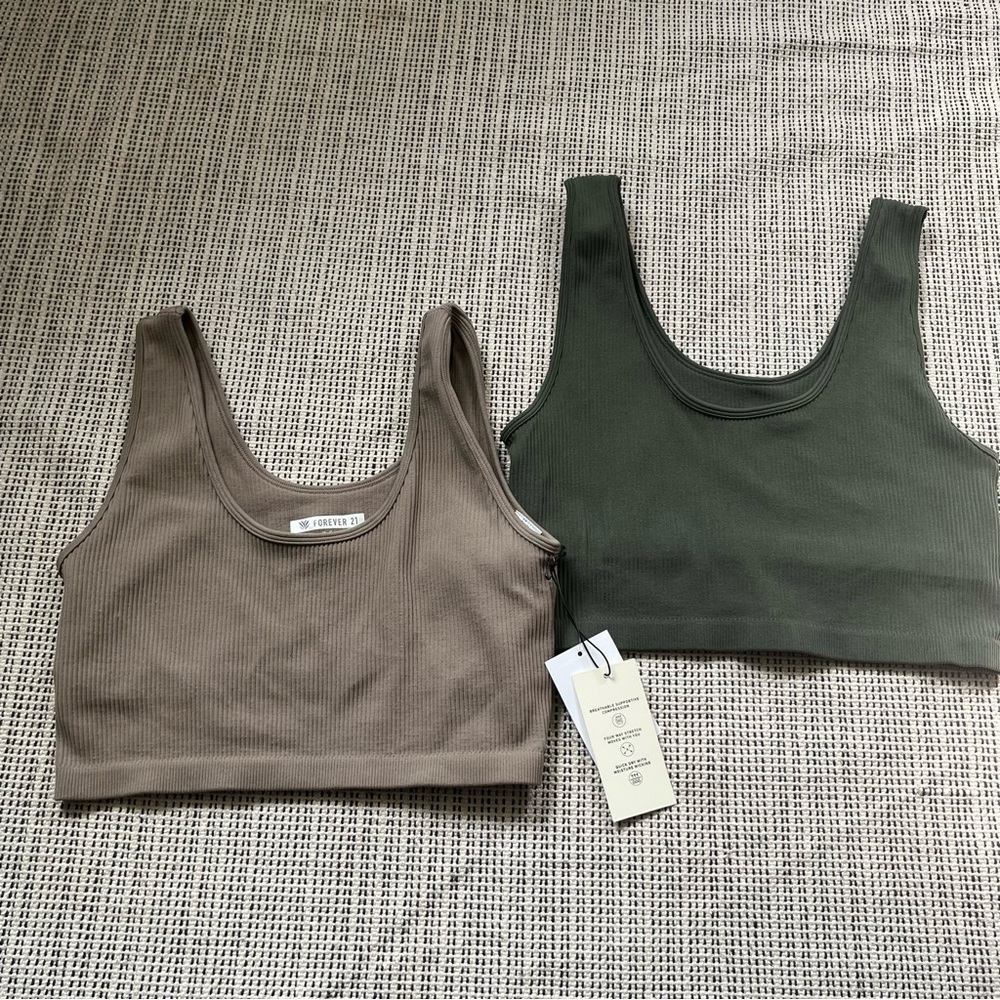 2pcs FOREVER 21 Ribbed Cropped Tank Light Support Bra Size Large